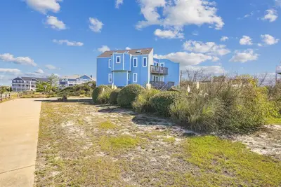 Image de Oceanside Avec 4 Chambres À Coucher, Piscine PRIVÉE, Hot Tub & Chien Friendly