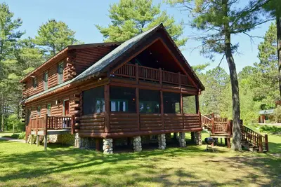 Image de 3 Chambres • 2 Salles De Bains • 10 Personnes