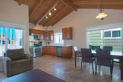 Wow, cette fantastique unité supérieure juste une maison à la plage a une vue imprenable