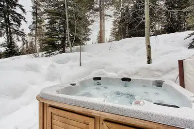 Image de Ski-in / ski-out, Belle maison de ville, garage chauffé, cuisine bien équipée!