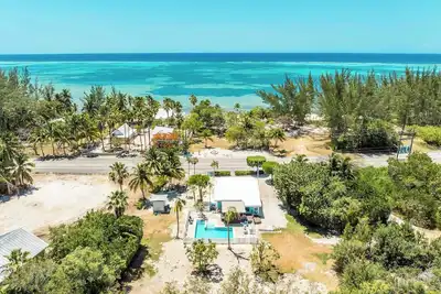 Image de Sea Beauty: Cottage confortable de style caïman avec 300 pieds de plage privée