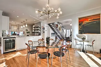 Image de Maison de luxe Calistoga avec piscine, bain à remous et grill!