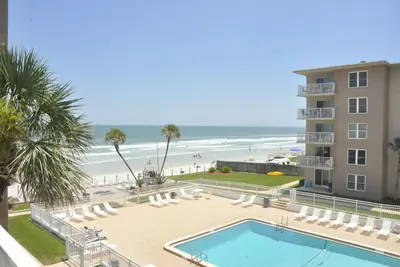 Image de Vue sur l'océan! 2bed / 2ba condo à NewSmyrna sur la plage sans drive!