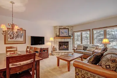 Image de Great Breckenridge location, Ski-in / ski-out, bains à remous et sauna, cheminée, 8 personnes!
