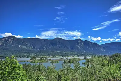 Image de Ann's Aerie Home w / Vues magnifiques et tarifs spéciaux!