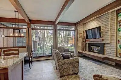 Image de Condo Breckenridge moderne, à distance de marche du centre-ville et des ascenseurs!