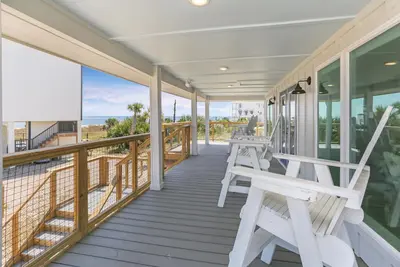 Image de Gulf Front, Plain Home, beaucoup de stationnement, Quartier calme, Animaux admis ~ Brodie Maison