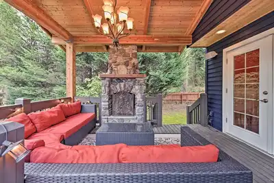 Image de Belle maison de campagne viticole avec vue sur le lac de Seattle