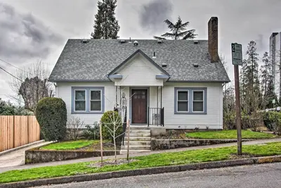 Image de Eugene Home Furnished Yard - Promenade au stade Autzen