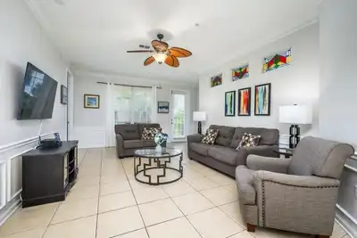 Image de 4 chambres / 2 salles de bain Lakeview de luxe | 1008