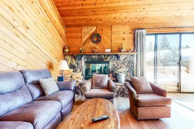 Unité d'extrémité spacieuse avec de grandes commodités complexes!