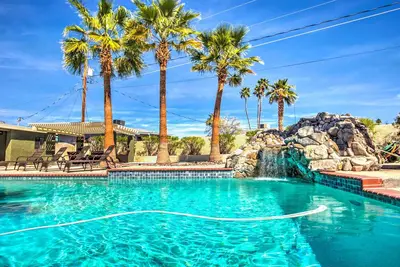 Image de Lake Havasu Home avec piscine privée et sauna!