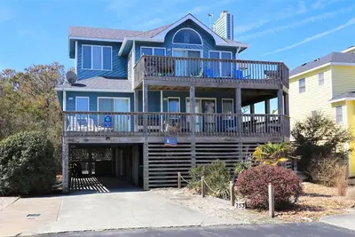 Image de Animaux acceptés Corolla Maison avec piscine, bain à remous et Vues de l'eau!