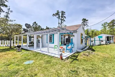 Image de Oceanfront White Stone Cottage w / plage privée!