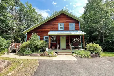 Image de Maison loin de la maison 3 chambres, 3 salles de bain maison de vacances sur Rocky River Glen, Nh