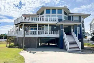 Image de Belle Maison! Avec 4 Chambres (2 MAÎTRES), Piscine PRIVÉE, Hot Tub & Bar Wet!