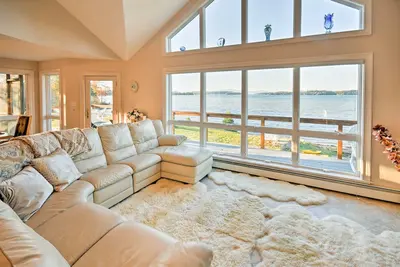 Image de Luxueux Oceanfront Flanders Bay Home w / Kayaks!