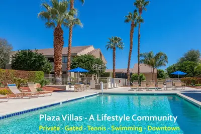 Double Down Hideaway à Plaza Villas - Right Downtown!