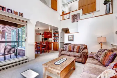 Image de Maison de ville Keystone w / Mtn View + Shared Pool / Hot Tub