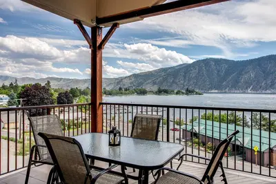 Image de Manson lumineux w / piscine et vue sur le lac Chelan!