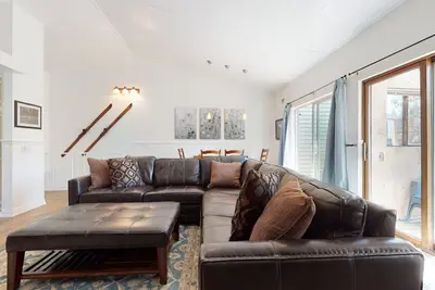 Charmant, 2 chambres / 3 salles de bain, jacuzzi privé