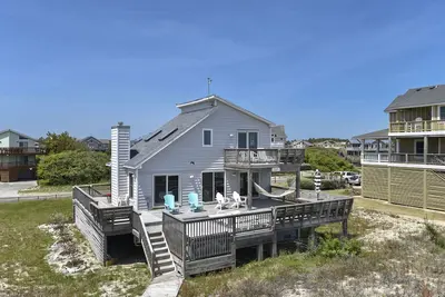 Image de Oasis Devant Oasis! Avec 3 Chambres À Coucher, Wifi, Super Vue Sur L'OCÉAN Et Baignoire Chaude! !