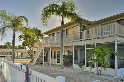 Image de Sarasota Condo w / Deck - 1/2 mile de Turtle Beach!