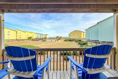 Image de Surf Condo 414 - Dolphins Drift - Vue sur l'océan avec accès à la piscine et à la plage