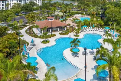 Image de Star Wars Disney ouvre le 29 août, Réservez maintenant! Souhaitable Vista Cay Condo avec Lanai blindé.