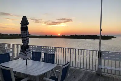 Image de Le paradis de la pêche! Pêchez au quai ou apportez votre bateau.