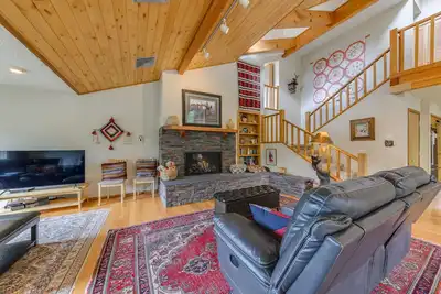 Image de Cloudcroft Mtn Home w / Deck-3 Miles to Ski Resort!