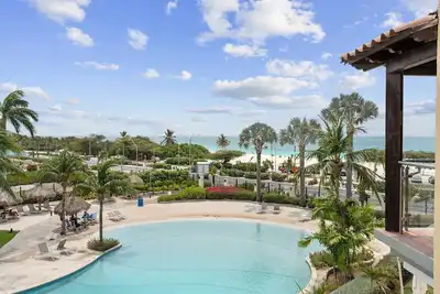 Image de Beachfront - Eagle Beach - Oceania Resort - Condo Deluxe View 1br - E323-2