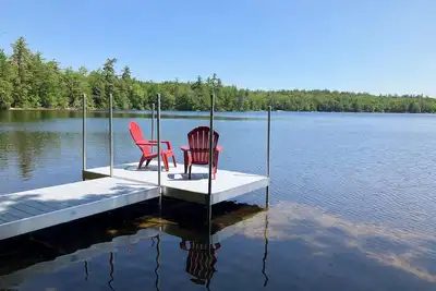 Image de Bord de l'eau Maison sur Big Pea Pond w / Lakeside Deck, Kayaks et canoë