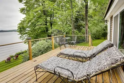 Image de Winthrop Home w / Elevated Deck & 170-ft Lakefront!