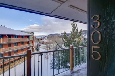 Restez au coeur de Breckenridge! Beau mobilier! Ski-in, accès de randonnée, vues!