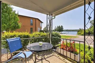 Image de Accueil boutique dans le comté de Door w / Eagle Harbor Views!