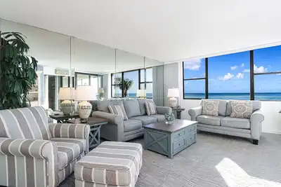 Image de Magnifiquement décoré, récemment mis à jour, Condo Beach Front - Loggerhead Cay 113