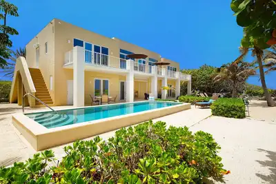 Image de Villa Caymanas: Villa inspirée des Caraïbes avec une plage immaculée et une vue panoramique