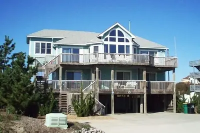 Image de Semi-Oceanfront - 6 Chambres (4 MAÎTRES), Piscine PRIVÉE, Hot Tub Et Cargo Lift