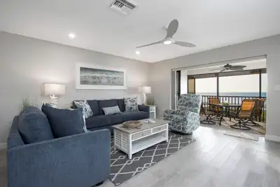 Image de Front de Golfe, Condo 2 Chambres - Sanddollar C304
