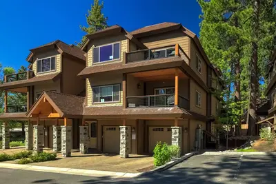 Villa de luxe avec arcade, jeu de palets, cuisine complète, à proximité de Heavenly Village- Tahoe Woods Villa