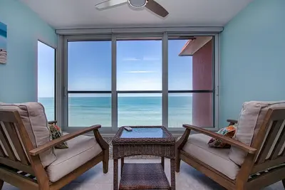 Image de Confort romantique à partir du 3ème étage et de la vue sur le golfe, embarcadères gratuits et WiFi