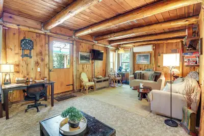 Image de Cabane en rondins rustique Bandon sur 5 acres de bois!