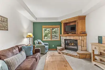Image de Condo Breckenridge côté montagne, spa, salle de sport, randonnée, ski-in / out!