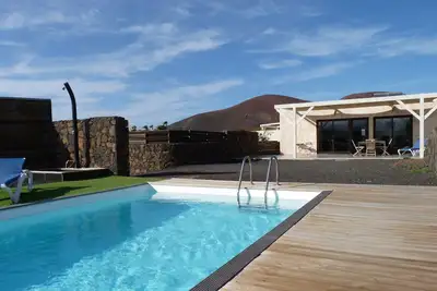 Image de Maison à Lajares, vues sur volcans, piscine chauffée