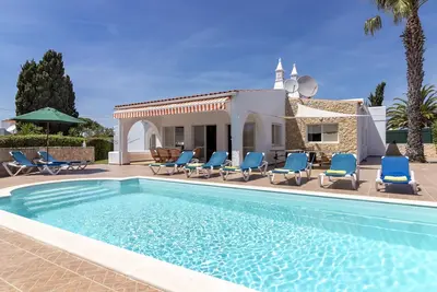Image de Villa Rocha, villa familiale, près de l'océan, piscine et barbecue