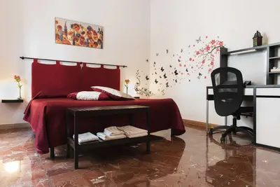 Image de Appartement de vacances Michelangelo - Une oasis de paix près du port et de la gare