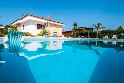 Image de Villa avec piscine dans les Pouilles pour 8 personnes