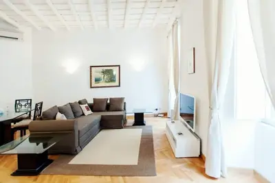 Image de Rome, près de la Place d'Espagne, appartement moderne et spacieux pour 8