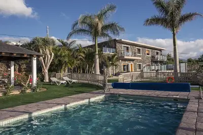 Image de 2 Bedroom, Mountain view, privacy, Heated Pool, Heating, Big terrace, Free Wifi (6)